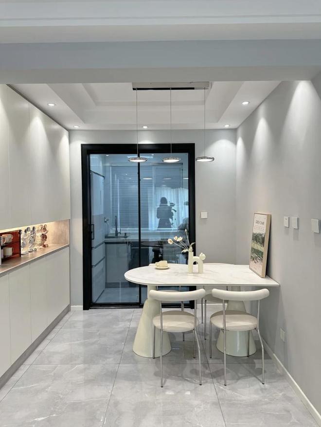 把140㎡家装得堪称教科书太高级了OG真人山东夫妻拒绝“过度装修”(图14)